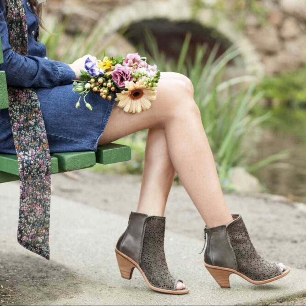 NEW Grey Trask Petra leather suede peep-toe bootie
